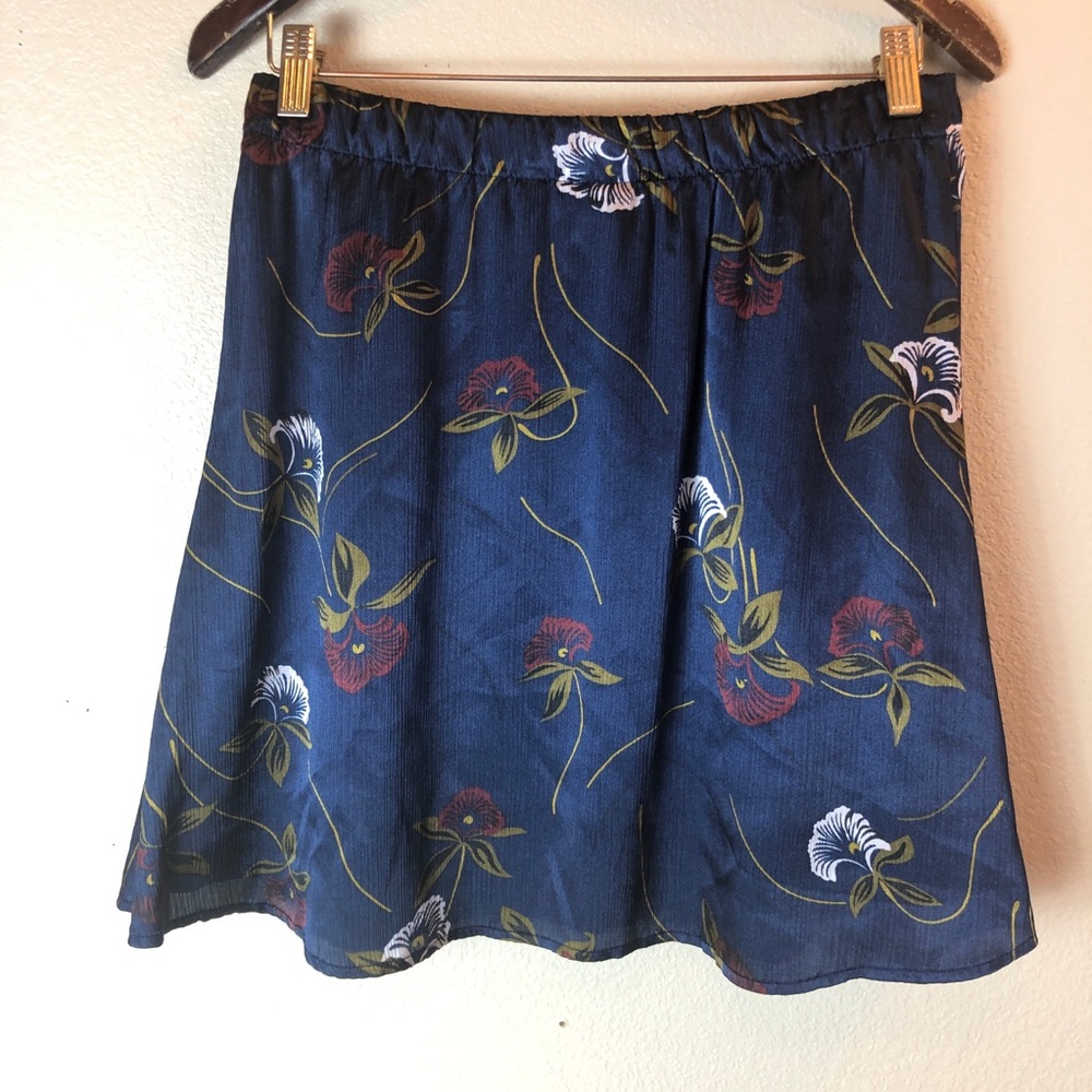 🛍 Floral Lined Skirt